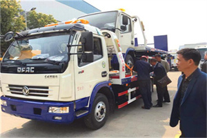 银海汽车道路救援拖车价格